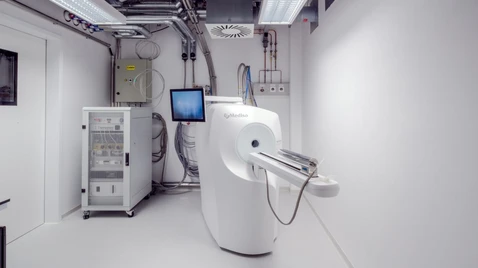 Ein PET-MRT (Positronen-Emissions-Tomographie – Magnetresonanztomographie) kombiniert Stoffwechselinformationen (PET) mit hochauflösender Anatomie (MRT) für die präzise Diagnostik und Verlaufskontrollen. PET-MRT für Mäuse im Labor des TranslaTUM